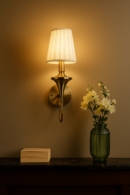 ALD-AMIRA Imperial Grace Vintage Brass Wall Light